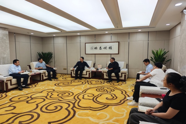 081778232903538121.jpeg 5月8日,研究院公司党委副书记、总经理刘非带队,与陕西秦龙电力集团有限公司党委书记、董事长车科杰一行开展专题交流座谈。(袁渤晨)_副本.jpg
