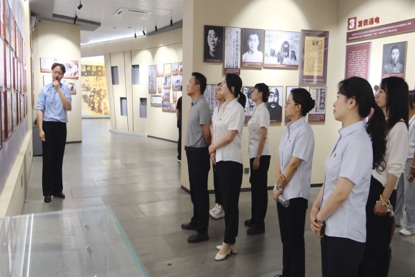 5月26日，研究院公司、酒店管理公司赴物测公司开展纪检干部业务学习交流活动，通过“集中学习+深度研讨+红色研学”方式破解工作难题，推动纪检干部互通经验，切实提升履职监督能力。（王晓云）_副本.jpg