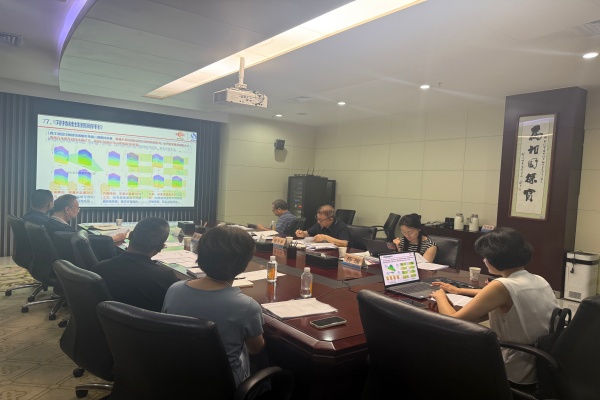7月1日，陕煤地质集团在西安组织召开科研项目结题评审会，对研究院公司牵头实施的集团重大专项《关中西部城区地热能供暖系统集成与工程示范-以眉县县城为例》开展验收评审。（罗娜宁）_副本.jpg